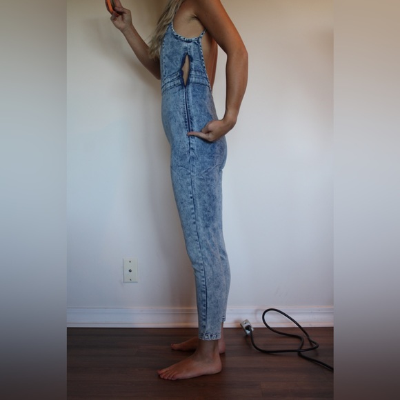 Denim jumpsuit with open back - Picture 6 of 10